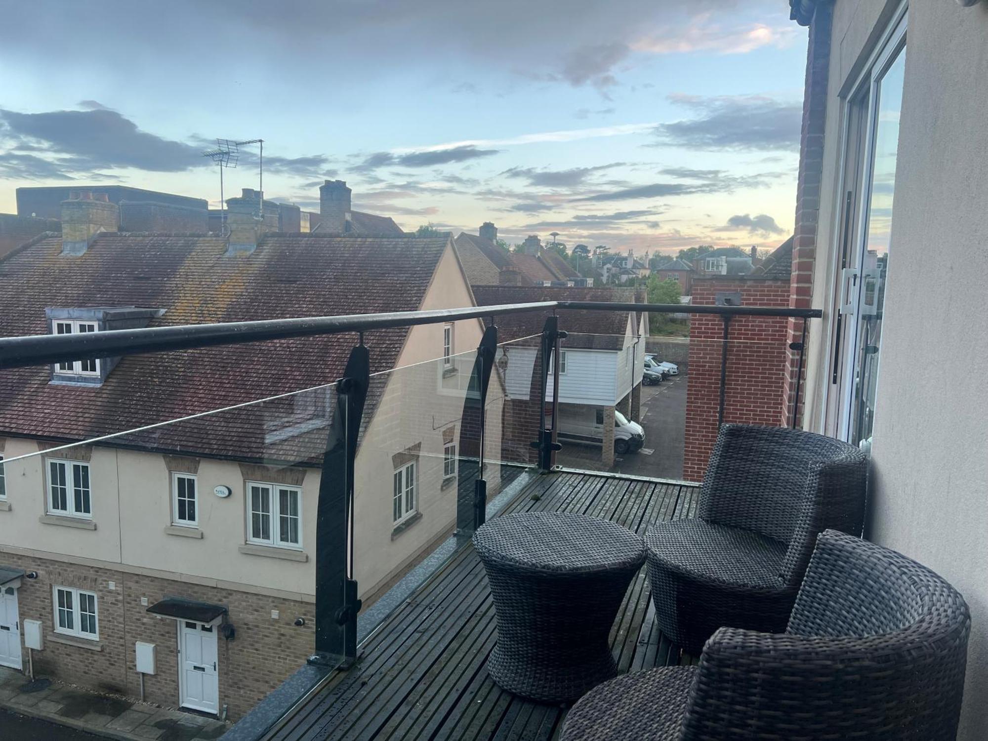 Broadway'S Canterbury City Escape Екстер'єр фото